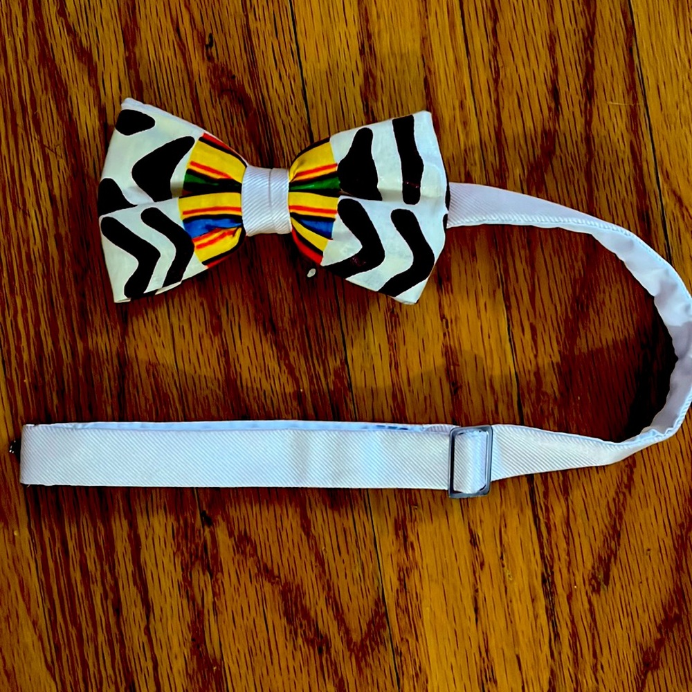 Custom bow tie